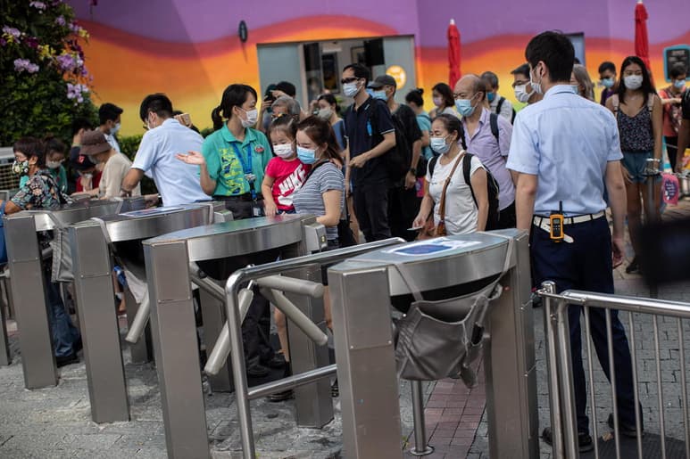 La Comisión Nacional de Salud de China informó hoy de 7 nuevos casos de COVID-19 detectados el miércoles, todos ellos procedentes del exterior, con lo que el país asiático acumula ya 39 días sin registrar contactos a nivel local. (ARCHIVO)