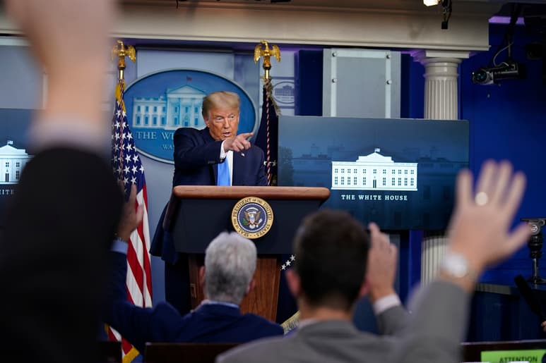 Las políticas de Washington en contra de la isla recrudecieron con la llegada de Donald Trump a la Casa Blanca. (AP)