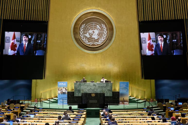 El primer ministro de Canadá, Justin Trudeau, denunció este viernes en Naciones Unidas que con el mundo en crisis y el sistema internacional roto, los países tienen que actuar juntos para abordar los problemas y sin esperar a los pasos que puedan dar las grandes potencias. (ARCHIVO)