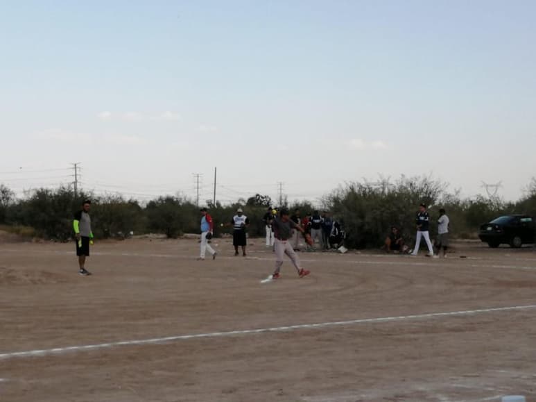 Los equipos que chocaron durante ese encuentro, fueron los Cerveceros de El Cairo y Los del Seis, escuadrones que ya se declararon listos para que se cante el “playball” en la liga. (ESPECIAL)