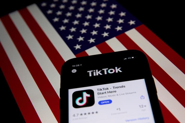 Un juez de la capital de Estados Unidos (EUA) se comprometió este domingo a decidir si los estadounidenses podrán seguir descargando y recibiendo actualizaciones de la red social china TikTok o si, por el contrario, quedará bloqueada en cumplimiento de una orden ejecutiva del presidente Donald Trump. (EFE)