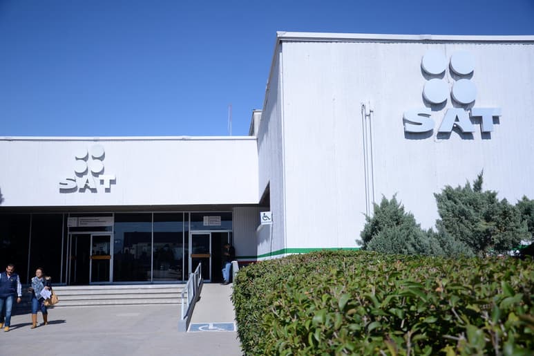 Lejos de aprovechar la ampliación de la jornada de atención al contribuyente, se reflejó un aumento en el abandono de citas en el Servicio de Administración Tributaria (SAT), que pasó de un 24 hasta un 30 por ciento, es decir, en 3 de cada 10 no acuden los ciudadanos. (ARCHIVO)