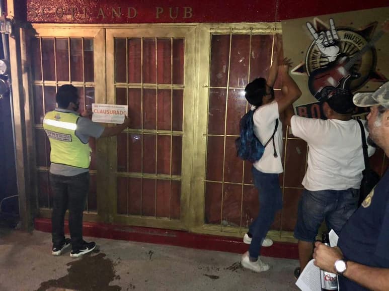 Dos establecimientos ubicados en el primer cuadro de la ciudad fueron clausurados por no acatar las disposiciones sanitarias. (CORTESÍA)