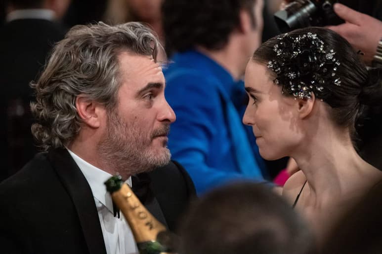 Los actores Joaquin Phoenix y Rooney Mara han sido padres de un niño al que han llamado River, en honor al hermano mayor del actor que falleció a los 23 años. (ARCHIVO)