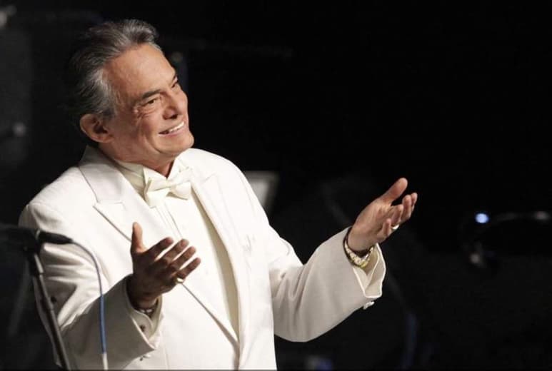 José José fue durante 20 años uno de los cantantes mexicanos con mayor número de ventas. (ESPECIAL)