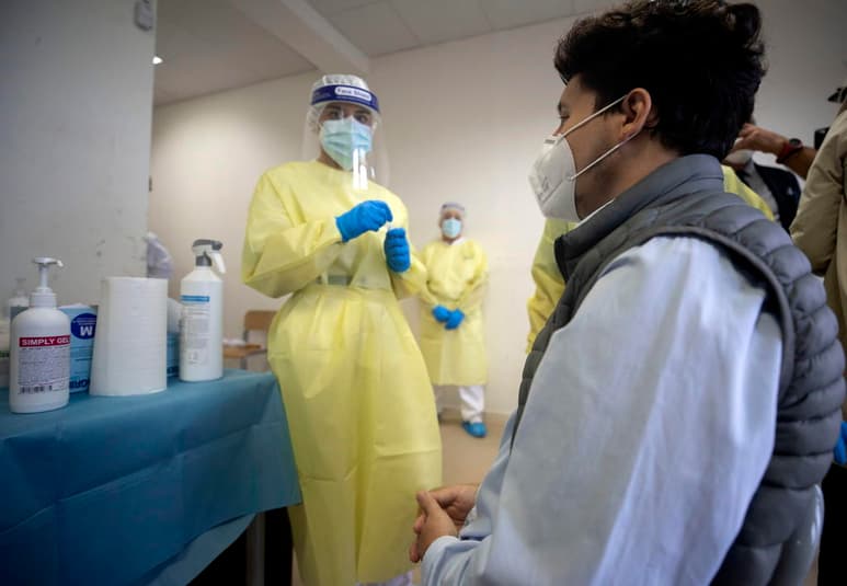 Los casos totales desde el inicio de la pandemia en febrero superan ya los 313,000. (ARCHIVO)