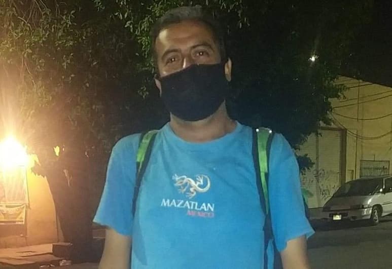 El repartidor fue identificado en redes como Héctor Carreon (CAPTURA)