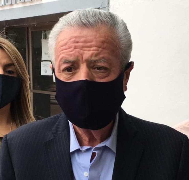 Zermeño además precisó que ningún elemento tiene permitido ya el utilizar toletes, macanas u otro tipo de artículos para someter a los ciudadanos, por el contrario se solicitará el apoyo directamente a la Policía de Torreón, tal como se debe de realizar por protocolo y en apego a sus funciones.
(FERNANDO COMPEÁN)