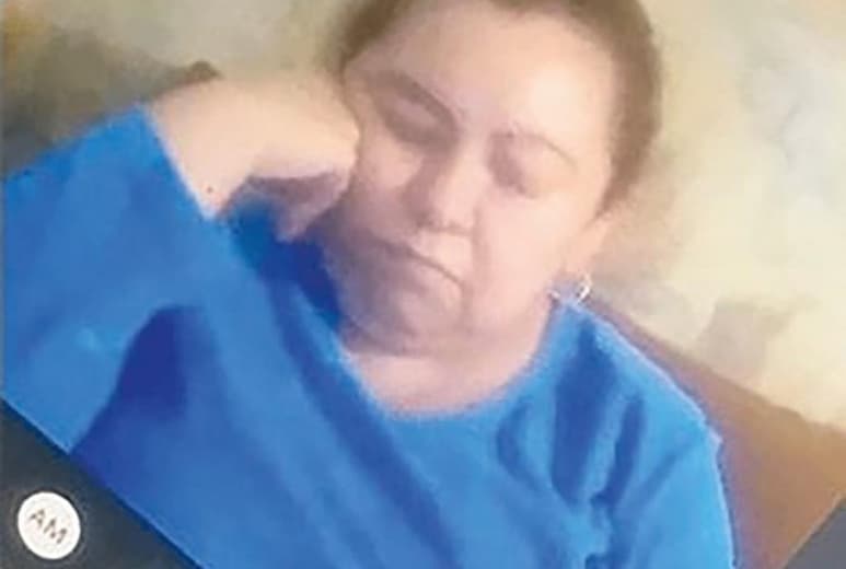 El descuido de la maestra se suma a otros ocurridos a través de videollamadas durante la pandemia (CAPTURA)