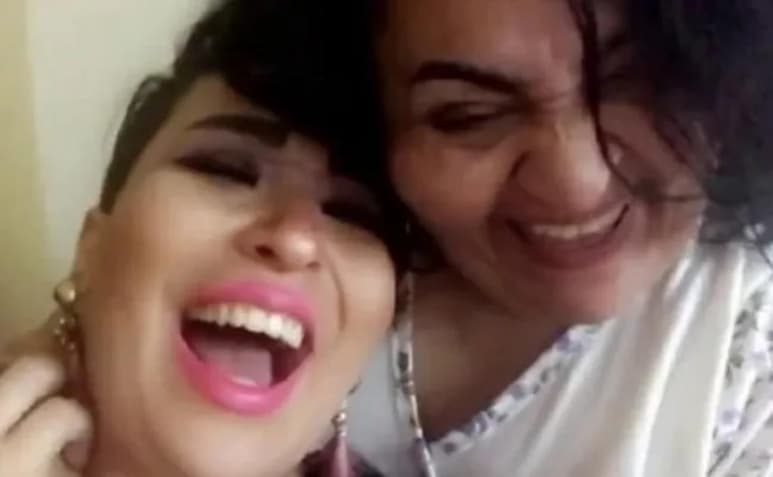 Ambas mujeres contaban con miles de seguidores en sus perfiles de TikTok y YouTube (CAPTURA)