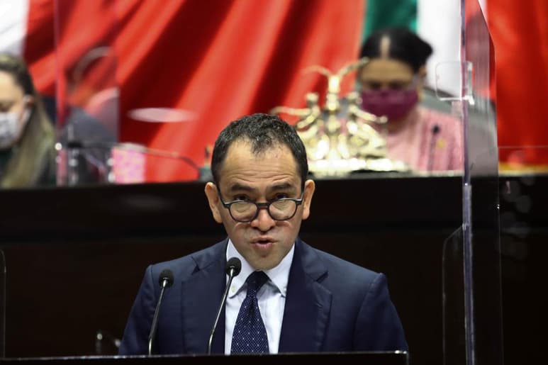 El titular de la Secretaría de Hacienda y Crédito Público, Arturo Herrera, advirtió que la deuda de corto plazo de los gobiernos estatales es el mayor reto que enfrentan las entidades. (EL UNIVERSAL)