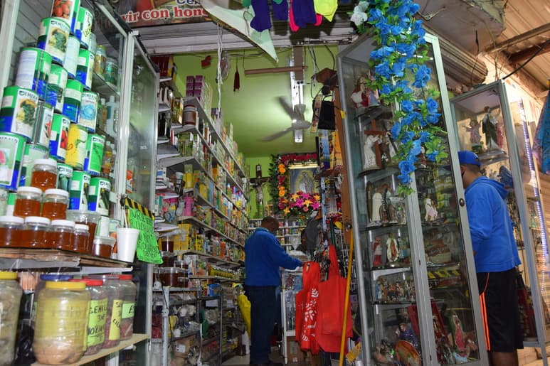 Las personas acuden frecuentemente a buscar productos naturales para fortalecer su sistema inmunológico para evitar el contagio del coronavirus o para evitar complicaciones de ciertas enfermedades. (EL SIGLO DE TORREÓN)