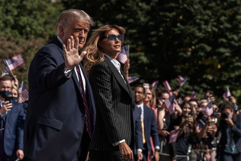 El presidente y la primera dama anunciaron que dieron positivo a COVID-19 luego de que una asesora de Trump contrajera el virus. (EFE)