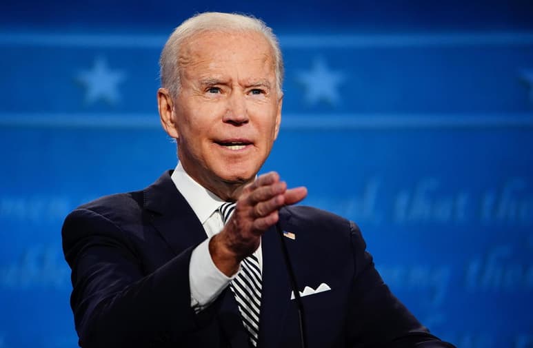 Luego de que el presidente de EU, Donald Trump, reportara que él y la primera dama, Melania, tienen COVID-19, el candidato demócrata Joe Biden se realizará una prueba de coronavirus, reportan medios locales.
(ARCHIVO)
