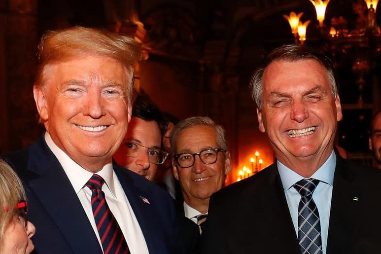  El presiente brasileño, Jair Bolsonaro, afirmó este viernes que su homólogo de Estados Unidos, Donald Trump, que contrajo la COVID-19, se recuperará rápidamente de la enfermedad y saldrá más fuerte no sólo para bien de su país sino de todo el mundo. (ARCHIVO)