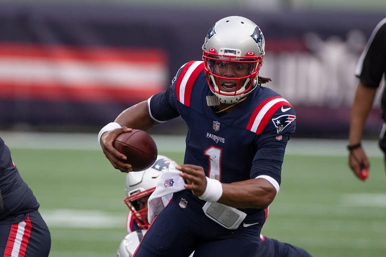 El quaterback de los Patriotas de Nueva Inglaterra, Cam Newton, se perderá el encuentro de este domingo ante los Chiefs tras dar positivo a la prueba de COVID-19. (ARCHIVO)