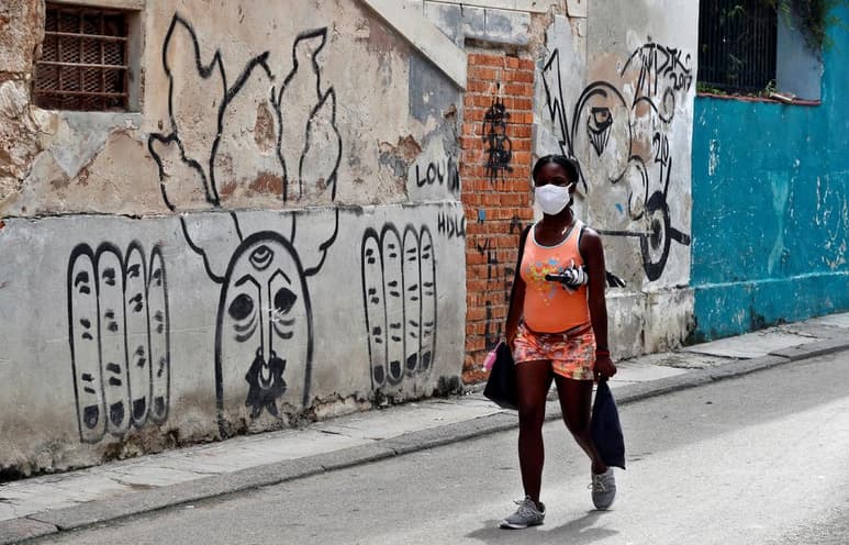 Cuba registró este domingo 29 nuevos casos de COVID-19, cifra que refleja la tendencia a la baja en las provincias de La Habana y Ciego de Ávila. (ARHCIVO)
