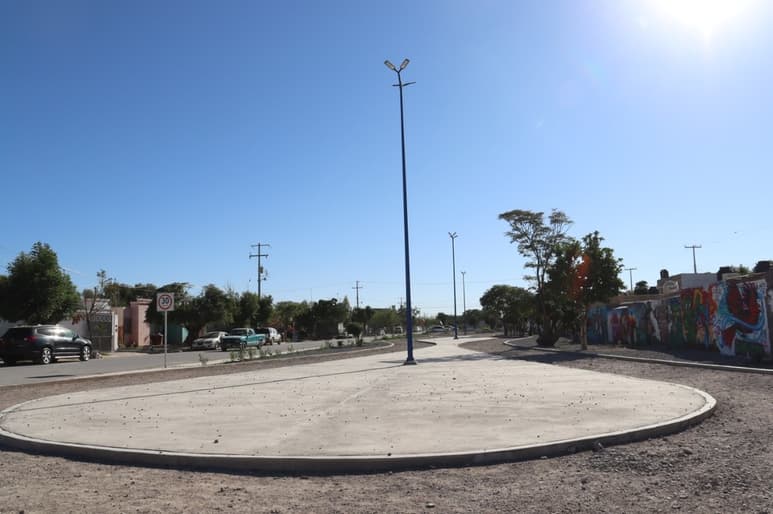 La nueva red de electrificación vendrá a sustituir una que se tenía instalada en postes de madera que ya representaban un riesgo. (EL SIGLO DE TORREÓN)