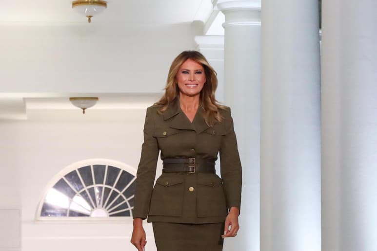 Melania Trump ha permanecido en la Casa Blanca mientras el mandatario era hospitalizado este fin de semana en el centro médico militar Walter Reed, y el pasado viernes aseguró que solo tenía 'síntomas leves' de la enfermedad. (ARCHIVO)