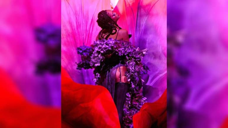 Ansiosa. Rihanna dice que le gustaría andar de gira, pero no se puede.