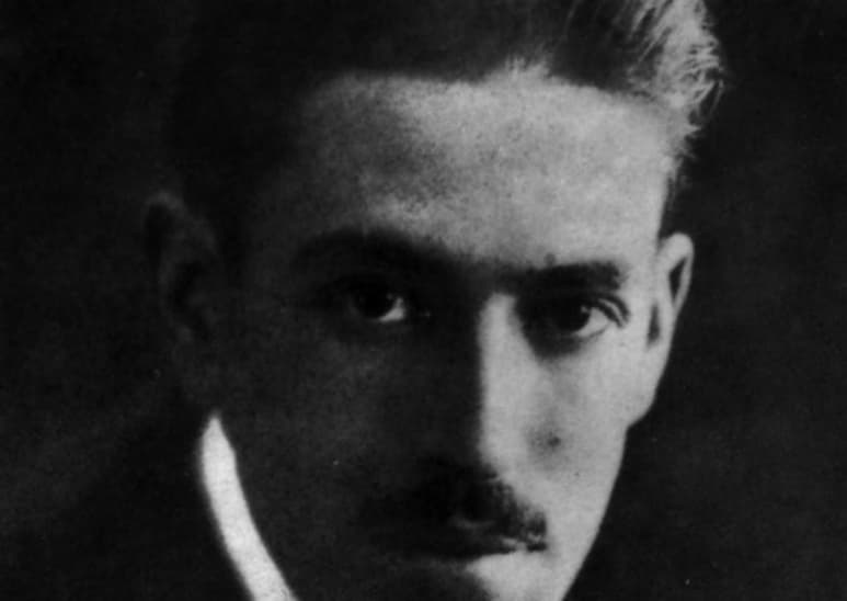 En octubre de 1918, su salud empeoró por un mal gástrico que le impedía ingerir alimentos, y aunque fue intervenido el día 2, murió el 8 de octubre. (ESPECIAL)