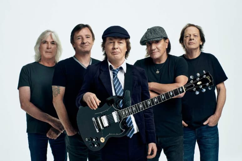 AC/DC marca su regreso a la música con el nuevo sencillo Shot in the Dark que formará parte de su próximo álbum luego de no publicar material discográfico desde hace seis años, cuando sacó a la venta Rock or Bust, en 2014. (ESPECIAL)