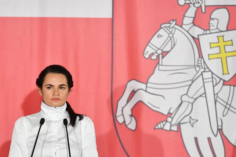 Rusia ha declarado en busca y captura a la líder opositora bielorrusa Svetlana Tijanóvskaya, que se encuentra en el exilio en Lituania, al incluirla en una base de datos interestatal. (ARCHIVO)