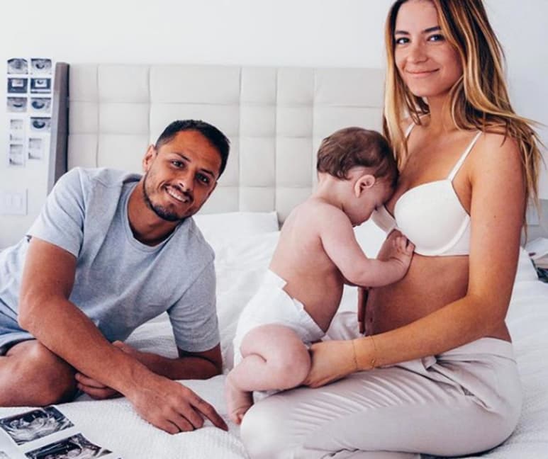 El mal momento futbolístico por el que atraviesa Javier 'Chicharito' Hernández contrasta con la noticia que recibió el jugador con el nacimiento de su hija Nala. (Especial)