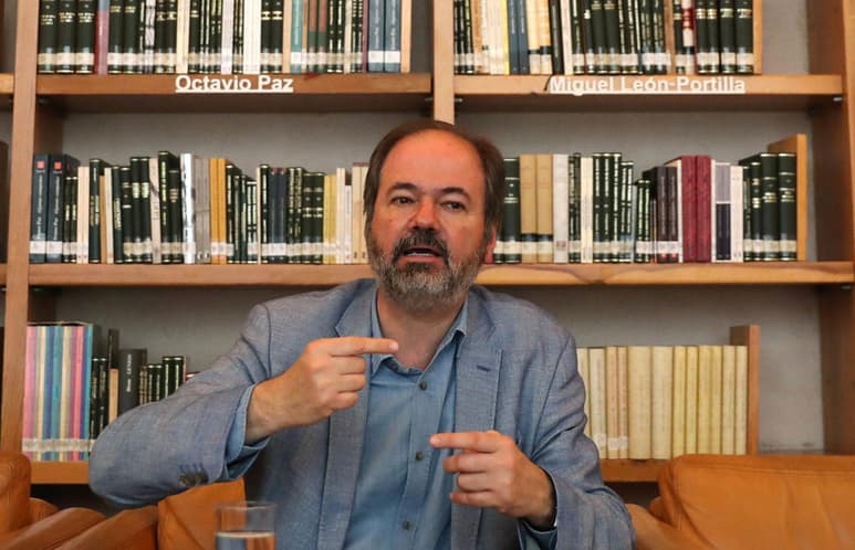  'Para nosotros, en El Colegio Nacional la muerte de Mario Molina es una noticia repentina, sorpresiva y por supuesto muy triste', asegura Juan Villoro, presidente en turno de El Colegio Nacional, institución al que pertenecía el Premio Nobel de Química 2015, desde 2003. (ARCHIVO)