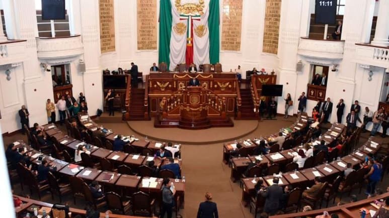 El grupo parlamentario de Morena argumentó que el orden del día no fue aprobado por las dos terceras partes de los integrantes del Congreso de la CDMX, pese a que a la vista de las redes sociales y el Canal de Televisión del Congreso, seis votos fueron en favor y cinco en contra del orden día del que se bajó el dictamen sobre infancias trans.
(ARCHIVO)
