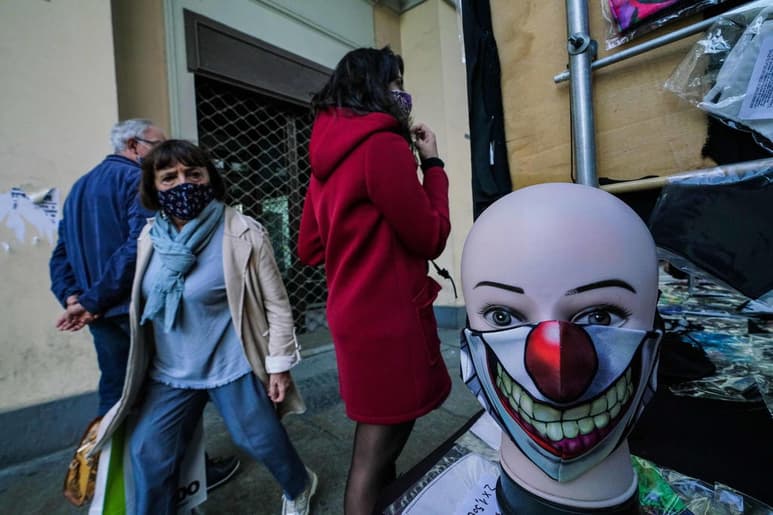 Europa está registrando una segunda ola de COVID-19 con récords de contagios en Francia, Italia, Reino Unido o Alemania, mientras España sigue siendo con 835,901 positivos el país de Europa con el mayor número de contagiados desde el inicio de la pandemia, que de nuevo está obligando a aplicar restricciones en numerosas ciudades del continente. (ARCHIVO) 