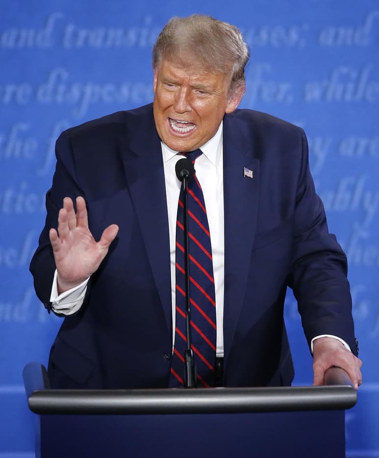 El diario, que ha tenido acceso a declaraciones de impuestos del presidente de Estados Unidos y ya publicó varias informaciones al respecto, señala que estos fondos se dirigieron a través de varias empresas y terminaron directamente en el bolsillo de Trump, aunque se desconoce para qué fueron usados.
(ARCHIVO)