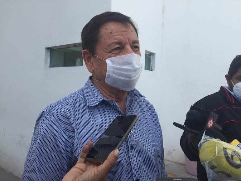 El regidor presidente de la Comisión de Seguridad de Lerdo sigue cabildeando la reducción de sueldos de sus compañeros.