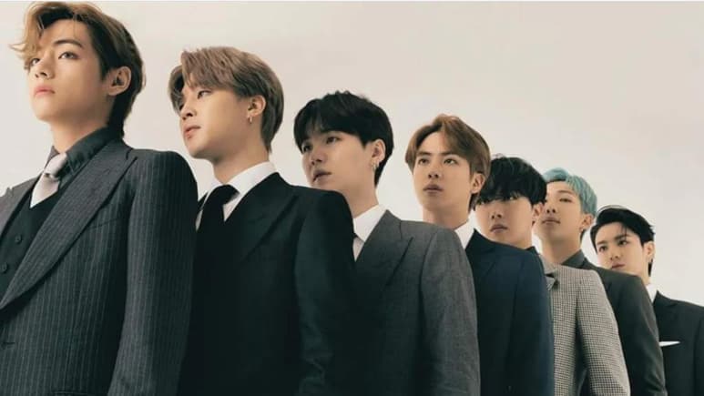 La banda de K-pop BTS ofrece este sábado y el domingo dos actuaciones sin público presencial y retransmitidas en línea para sus seguidores, para interpretar sus últimos temas tras la suspensión de su gira mundial 'Map of the soul'. (ESPECIAL)