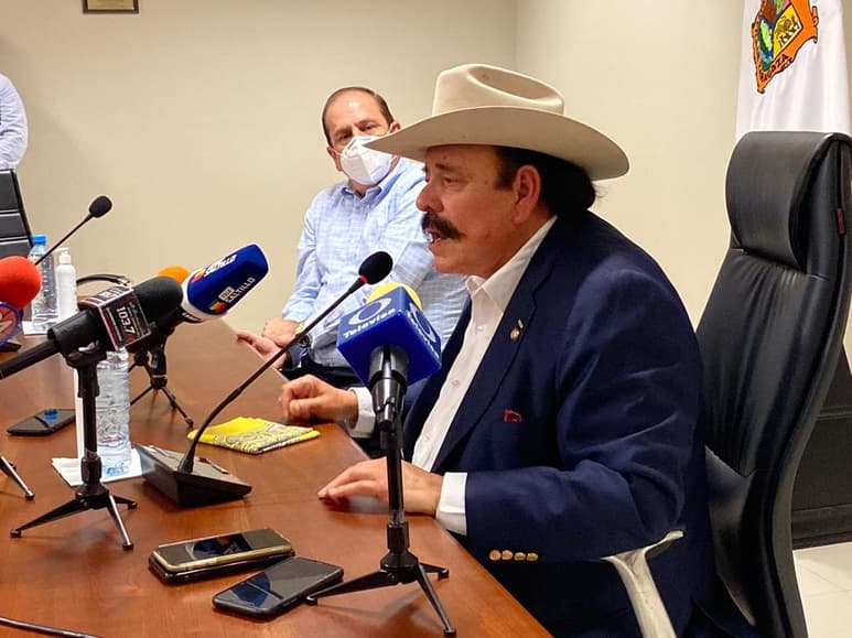 Guadiana Tijerina, manifestó que durante la semana que concluyó, sostuvo una reunión con algunas personas en la ciudad de Monterrey en Nuevo León para ver el tema de Altos Hornos de México S. A. de C.V. (AHMSA) y MICARE en la región norte. (EL SIGLO DE TORREÓN)