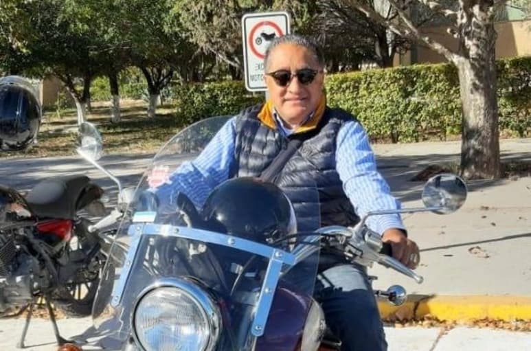 Meza López comenzó a laborar en los medios de comunicación en 1985 en diversos medios de comunicación, tanto en prensa, radio y televisión; y recientemente a través de los medios digitales. (EL SIGLO DE TORREÓN)