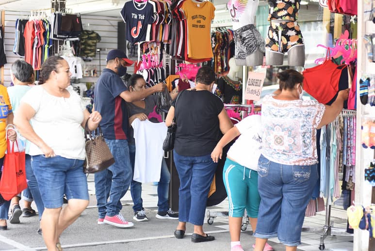 Al pasar al semáforo de riesgo epidemiológico a color naranja, se pedirá a los municipios con mayor densidad población reforzar las medidas preventivas. (Especial)