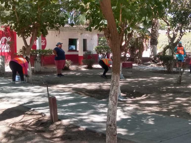 Se realizaron trabajados de rehabilitación en el parque y cancha deportiva del ejido Granada. (EL SIGLO DE TORREÓN)
