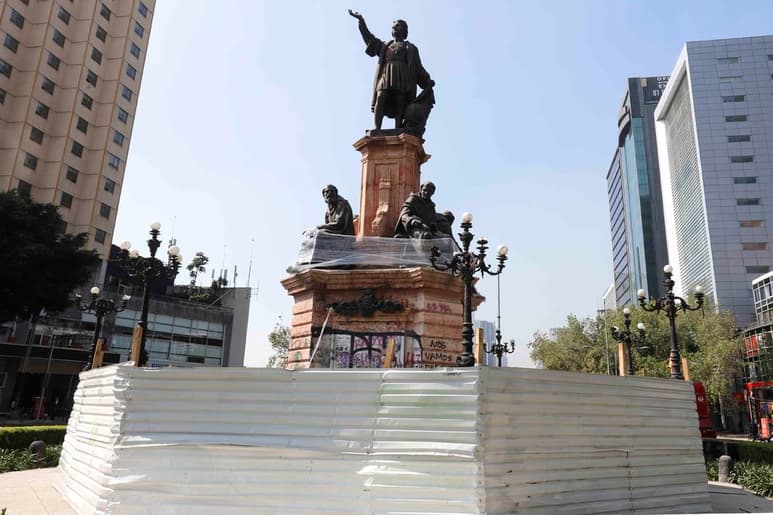 Ante la restauración, Sheinbaum Pardo llamó a la reflexión colectiva sobre lo que representa la estatua. (ARCHIVO)