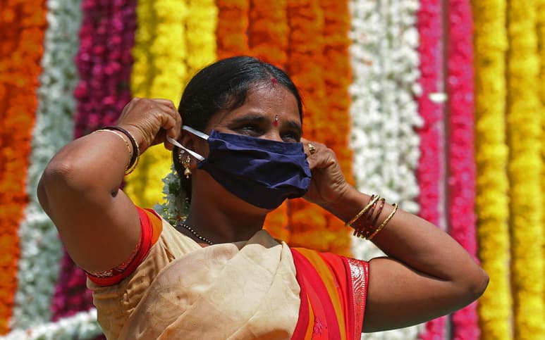 La India es el segundo país más afectado en cuanto al número de contagios, y el tercero en cuanto al de muertes. (ARCHIVO)
