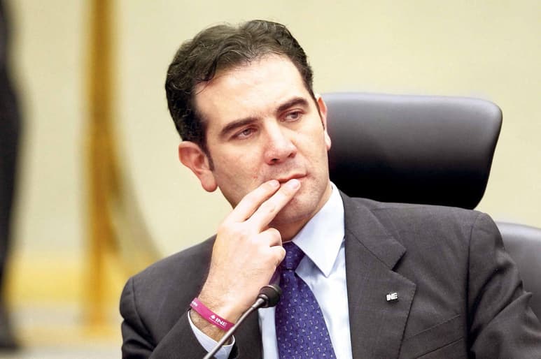 El consejero presidente del Instituto Nacional Electoral (INE), Lorenzo Córdova, afirmó que las alternancias en el poder federal y local son prueba de que el organismo cumple adecuadamente con su función de contar votos. (ARCHIVO)