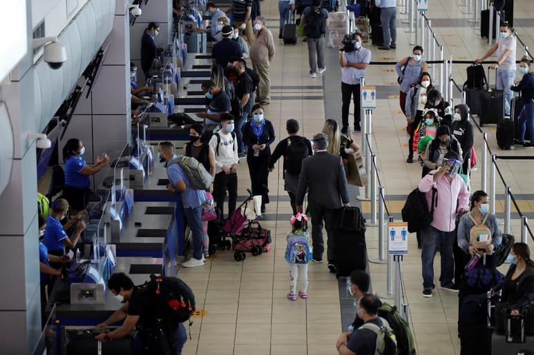Panamá reabrió este lunes la aviación comercial e internacional y el turismo tras siete meses de pandemia de la COVID-19 con sus fronteras aéreas limitadas, pero mantendrá restricciones de movilidad en un plan hacia 'nueva normalidad'. (ARCHIVO)