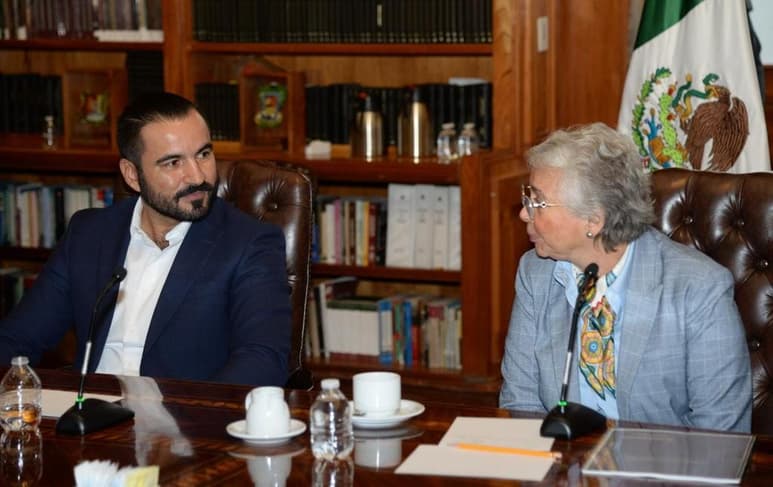 Enrique Irazoque Palazuelos, servidor público con 20 años de experiencia en la atención de víctimas, rindió protesta como el nuevo titular de la Unidad para la Defensa de los Derechos Humanos de la Subsecretaría de Derechos Humanos, Población y Migración. (TWITTER)