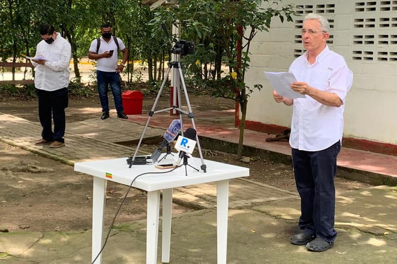 Uribe apuntó al 'narcoterrorismo y el proyecto socialista' como dos amenazas que no se puede permitir que 'anulen las capacidades'. (EFE)