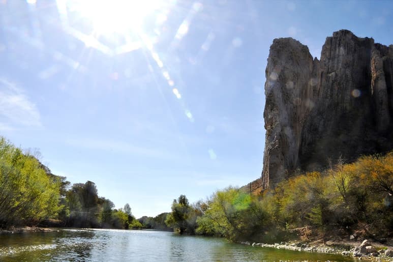El mes pasado se registró un evento social en el Cañón de Fernández donde los asistentes dejaron basura y dañaron árboles.