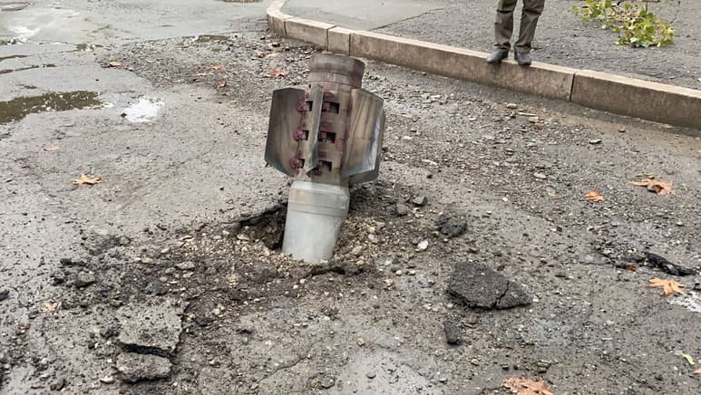 La autoproclamada república de Nagorno Karabaj sostuvo que continúan los ataques a gran escala. (EFE)