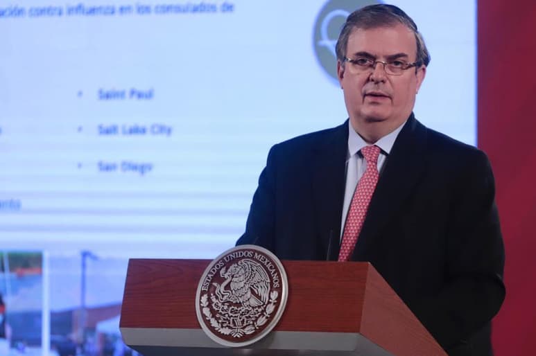 Ebrard Casaubón informó que gracias a la firma de convenios con otros países y laboratorios, México tiene garantizadas más de 100 millones de dosis de próximas vacunas que hagan frente a la pandemia en 2021. (ARCHIVO)