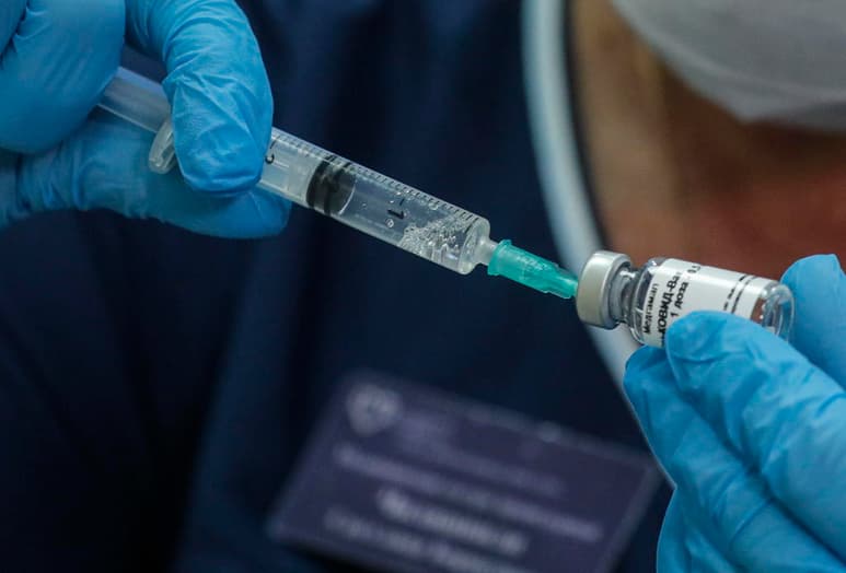 Rusia autoriza las pruebas clínicas de la vacuna contra el nuevo coronavirus Sputnik V en mayores de 60 años. (ARCHIVO)