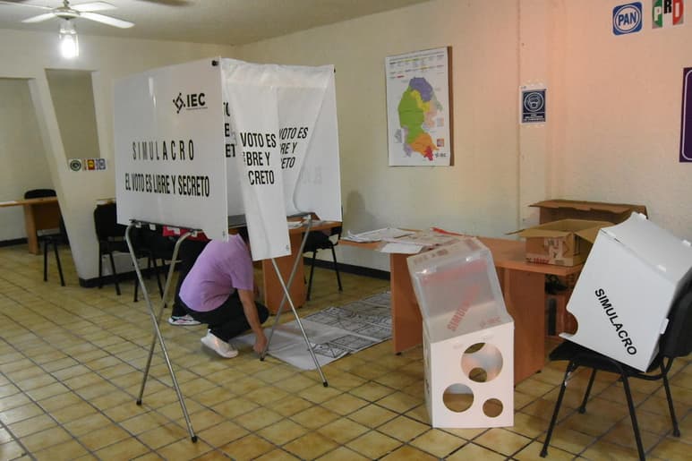El ciudadano seleccionado como candidato no registrado, no podrá aspirar a ocupar el cargo de elección popular, pues no presentó ante el Instituto electoral las constancias que lo legitiman como ciudadano elegible para diputado local.