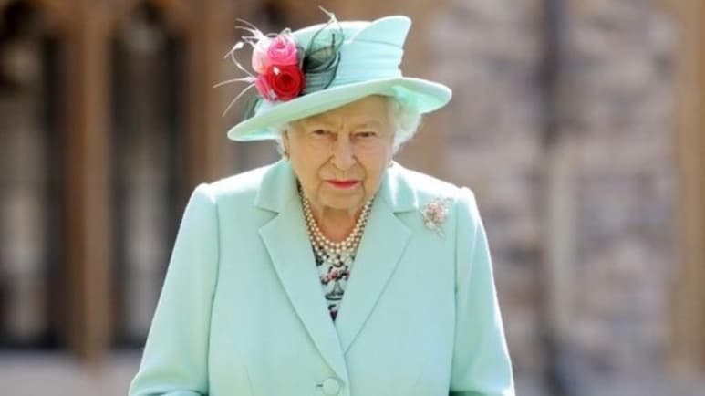 En la boda del príncipe Harry con Meghan Markle que se realizó en la Capilla de San Jorge en Windsor el 19 de mayo de 2018, el Palacio de Kensigton confirmó que de igual forma el anillo que portaría la duquesa de Sussex estaba hecho de oro galés y que fue un regalo de la reina Isabel II. (Especial)